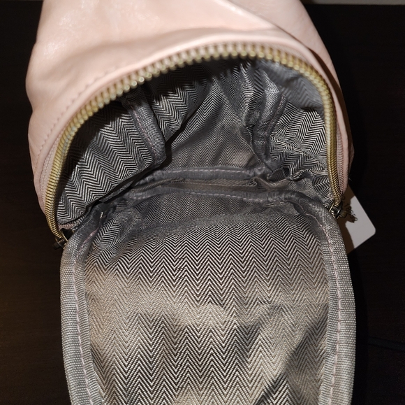 💕💥Pink Crossbody Bag w/ cute guitar strap💕💥 - Picture 3 of 6